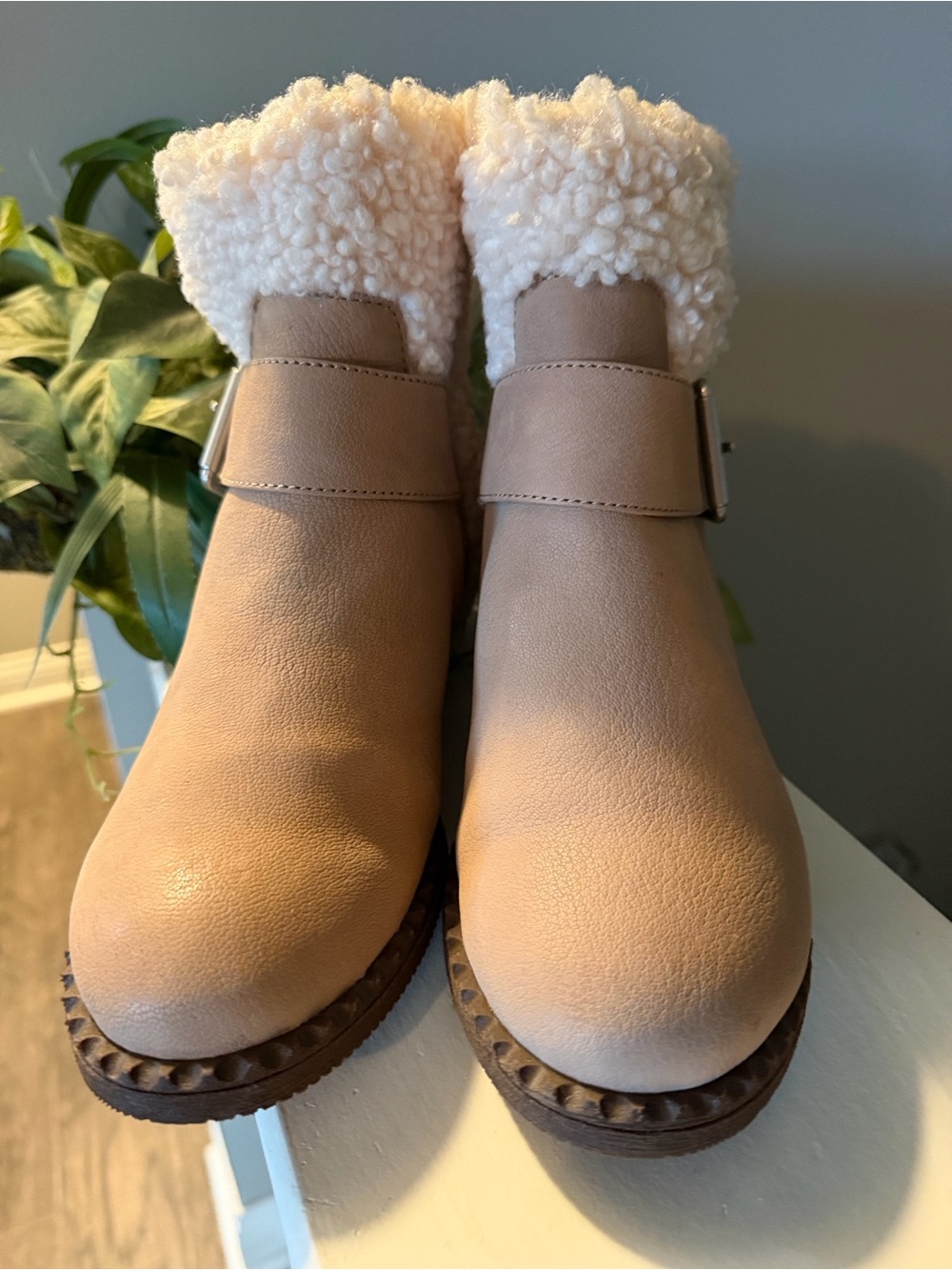 Brand New Gentle Souls Kenneth Cole Cozy Tan Faux-Shearling Cuff Ankle Boots!!🔥🔥